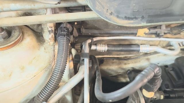 СИТРОЕН: НОВЫЕ ТРУБКИ КОНДИЦИОНЕРА ОТ ДРУГОГО АВТО