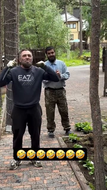 Самые Опасные Работники  #эльбрус #посадка #отдых #горы #домики #mountains #travel #равнины