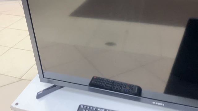 Телевизор Samsung 32 царапина