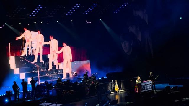PAUL MCCARTNEY with all of the Beatles. Montréal 2025.