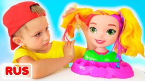 Влад и Никита играют вместе с мамой в салон красоты