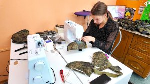 Школьницы Нижневартовска шьют тапочки для раненых бойцов СВО