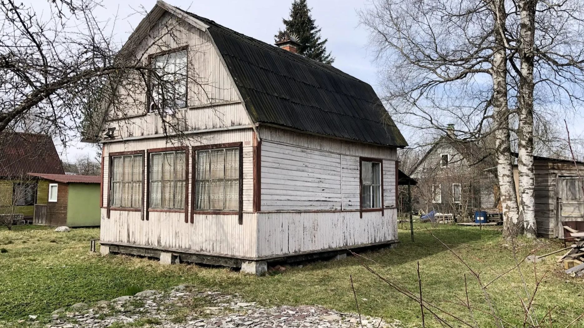 Продам участок со стареньким домиком массив Восход