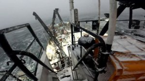 🚢Работа в море на Крабе  🦀Идем
сквозь шторм на поряди на СТР 503
СМОТРЕТЕ ВСЕМ 2026 r