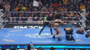 The Irresistible Forces’ challengers knock them out of the ring: SmackDown highlights