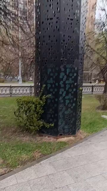 Прогулка по Москве. Сквер на Каховской