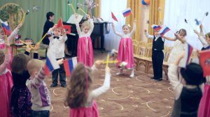 Танцы с флажками на утреннике младшей группы - видео на заказ в сад, портфолио в описании
