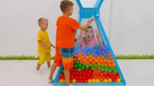 Ники и Крис - любимые истории с младшим братом