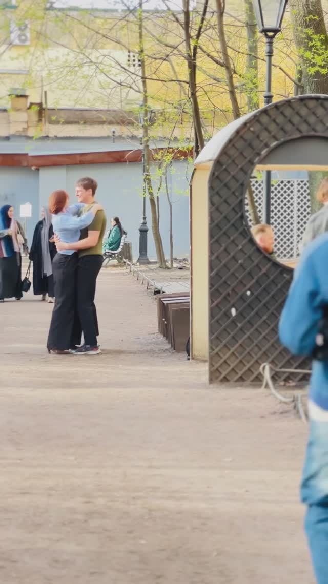 Глазами случайного прохожего.. В случайном кадре чужого объектива … Без сценария и фильтров