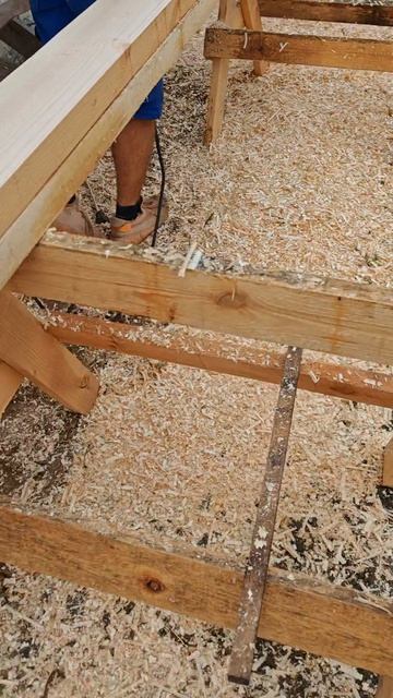 Сделаем крышу, подшивка свесов, водосточная система. Поможем с выбором и доставим все необходимые ма