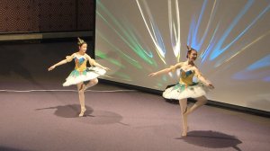 «Пиццикато» из балета «Арлекинада». Исп. Ксения Аверченко и Марьяна Яровая (балетная студия Грация)