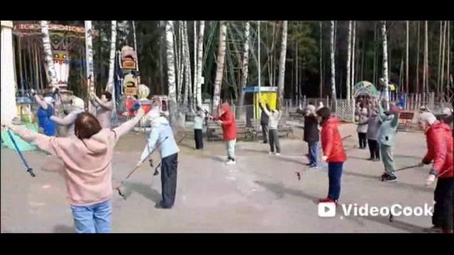 Занятия северной ходьбой с М.Моргуновой в парке ХАРИНКА г.Иваново  14.04.26 г.