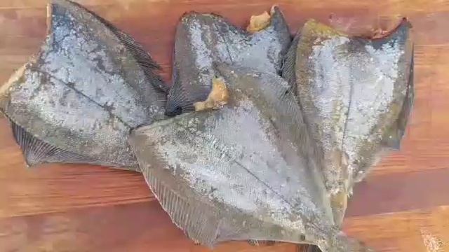 Камбала Ёрш БГ с икрой вяленая