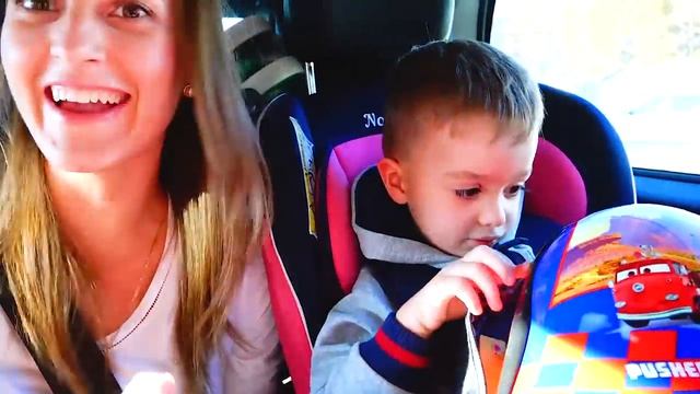 Ники и Крис - любимые истории с младшим братом