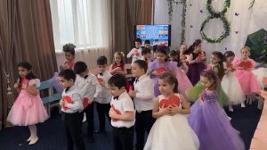 Танец вход на 8 марта в подготовительной группе