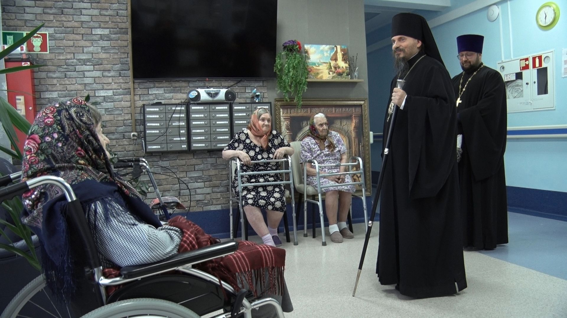 Владыка Михаил посетил пансионат в Советском. ТК «Первый Советский»