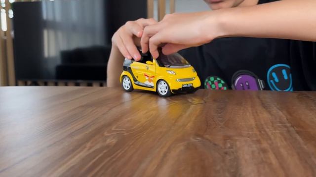 Распаковка обёрнутого Smart в масштабе 1:18 с Марком — ASMR