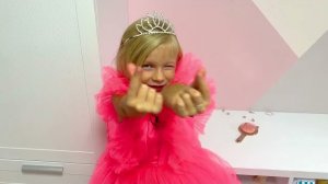 СОФУНЬЯ ШАЛУНЬЯ - БРАТ УЧИТ СОФИЮ ДЕЛАТЬ МАКИЯЖ И СОБИРАТЬСЯ НА ДИСКОТЕКУ.