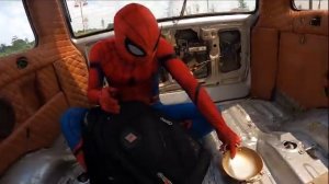 Супергерои против Суперкара: Человек-паук, Веном и Дэдпул