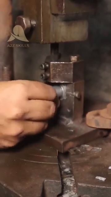 2006. Производство патрона мотоциклетной фары