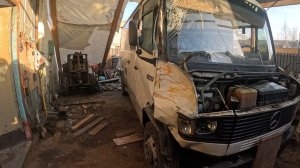 Приехала работа Сын на балалайке В деревне грязь