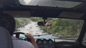Дорога к Мидаграбинским водопадам. Едем по камням и ручьям. Поездка покруче любого аттракциона будет
