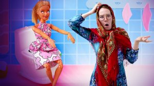 БАРБИ СТАЛА ЛУНАТИКОМ! 🌙😴 Баба Маня в ШОКЕ — кукла стирает наряды во сне! 👗💫