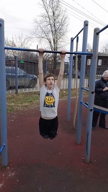 Подтенулся 5 раз