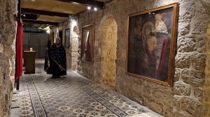 В подземной церкви при Темнице Иисуса . Богослужение Страстной пятницы