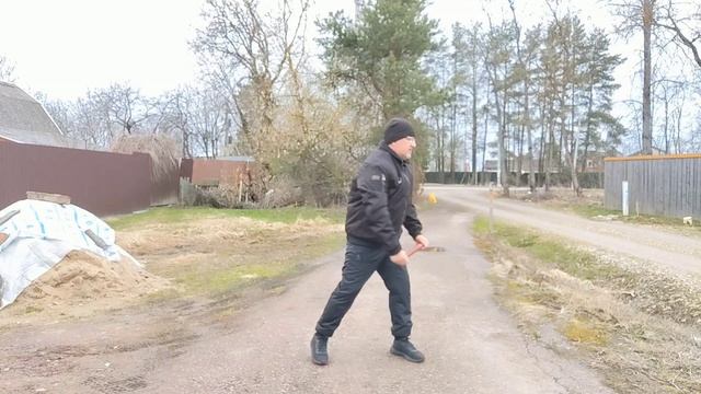 Занятия с палкой Тайцзи Бань в деревне (10)