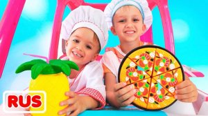 Владик и Никита играют в ресторан