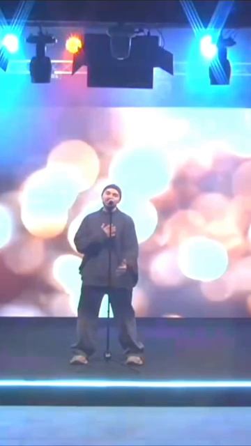 Приехал на любимое радио и выступил с треком «Мой океан». Знакомы с этой песней? ❤️