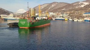 "ВОСТОК РИФЕР ВЛАДИВОСТОК" ЗАШЕЛ В ПОРТ НА КАМЧАТКЕ