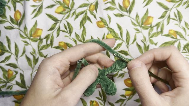 Вяжем ручки для лягушонка (часть 3)