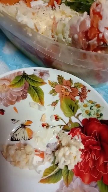 Вкусный салат с красной рыбой слоями - ну очень вкусно!