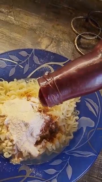 острый сырно-ьруснияный рамен для няшки