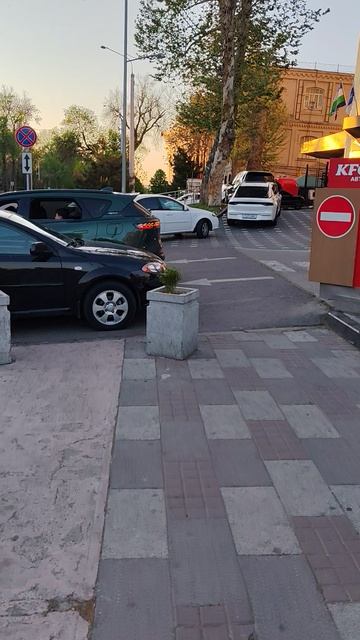 Ташкент 05.04.2026 Центр, у ст.метро Юнуса Раджаби 🇺🇿