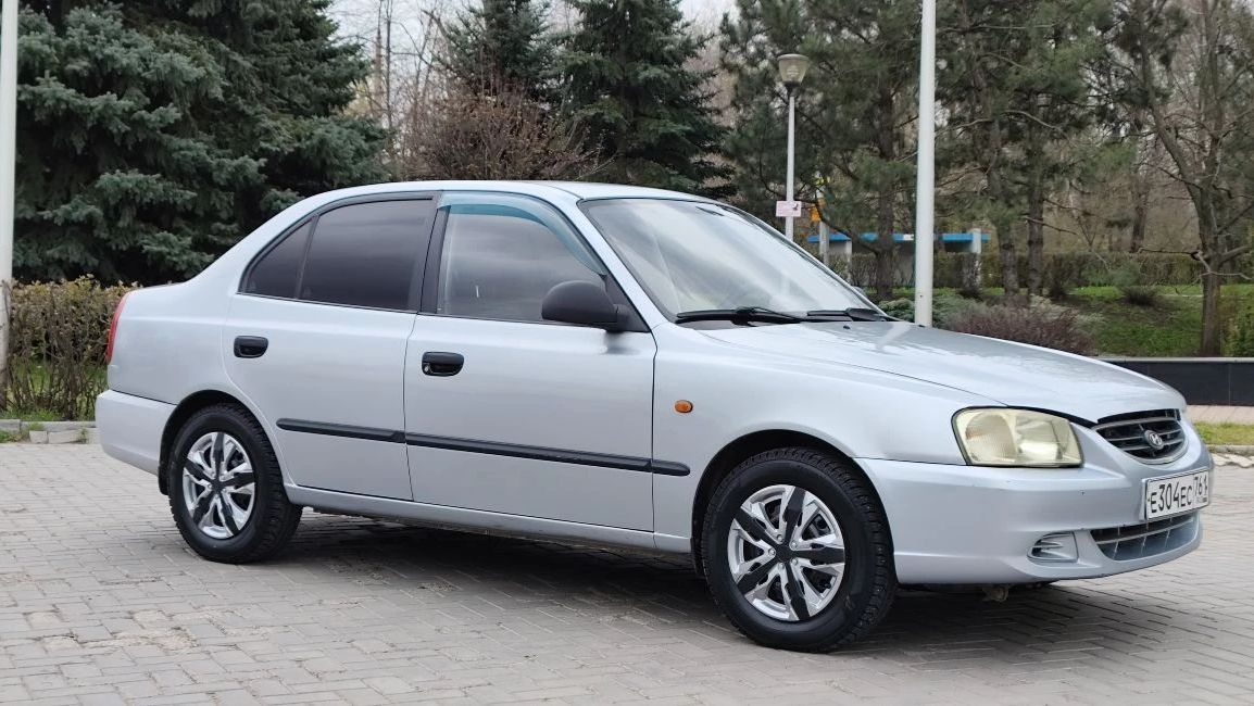Hyundai Accent II 1.5 AT 2007 серебристый 291350 км