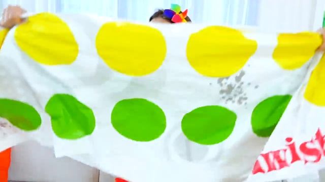 Ники и Крис - любимые истории с младшим братом