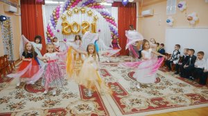 Танец с платочками на выпускном в детском саду - видеосъемка утренника, портфолио в описании