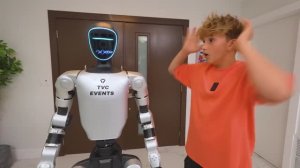 Дети и робот  весёлые приключения