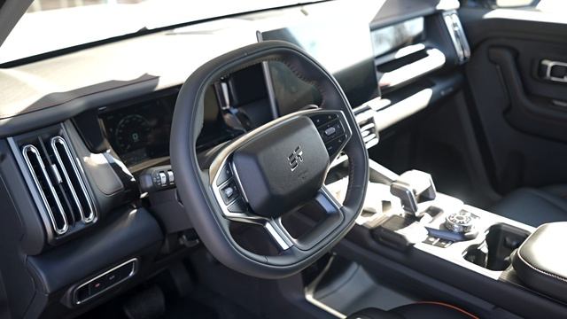 JETOUR T1. Цвет белый.