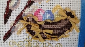 Отделка гнездышка - пришиваю рафию