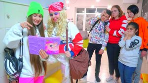 НОВАЯ ЛУЧШАЯ ПОДРУГА ДИАНЫ ЗАБИРАЕТ ДИАНУ В ДРУГУЮ СТРАНУ - НАВСЕГДА!!