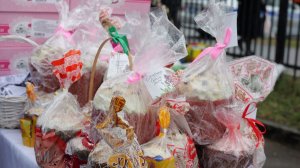 Более 4 тыс освящённых пасхальных угощений передал бойцам на передовую вице-спикер Госдумы П.Толстой