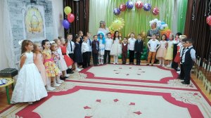 Песня на утреннике - Учат в школе - ваш комментарий про песню очень важен для нас и лайк)