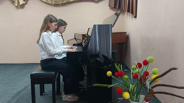 Кравченко Полина, Неклеенова Ксения - М. Зив 