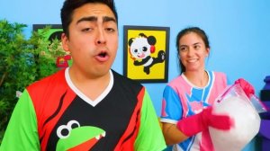 LOSER does ICE BATH Challenge! Keep Cool with COLD Foods!