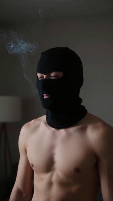 Темная сторона: загадочный персонаж #мистика #тёмныефото #недосказанность