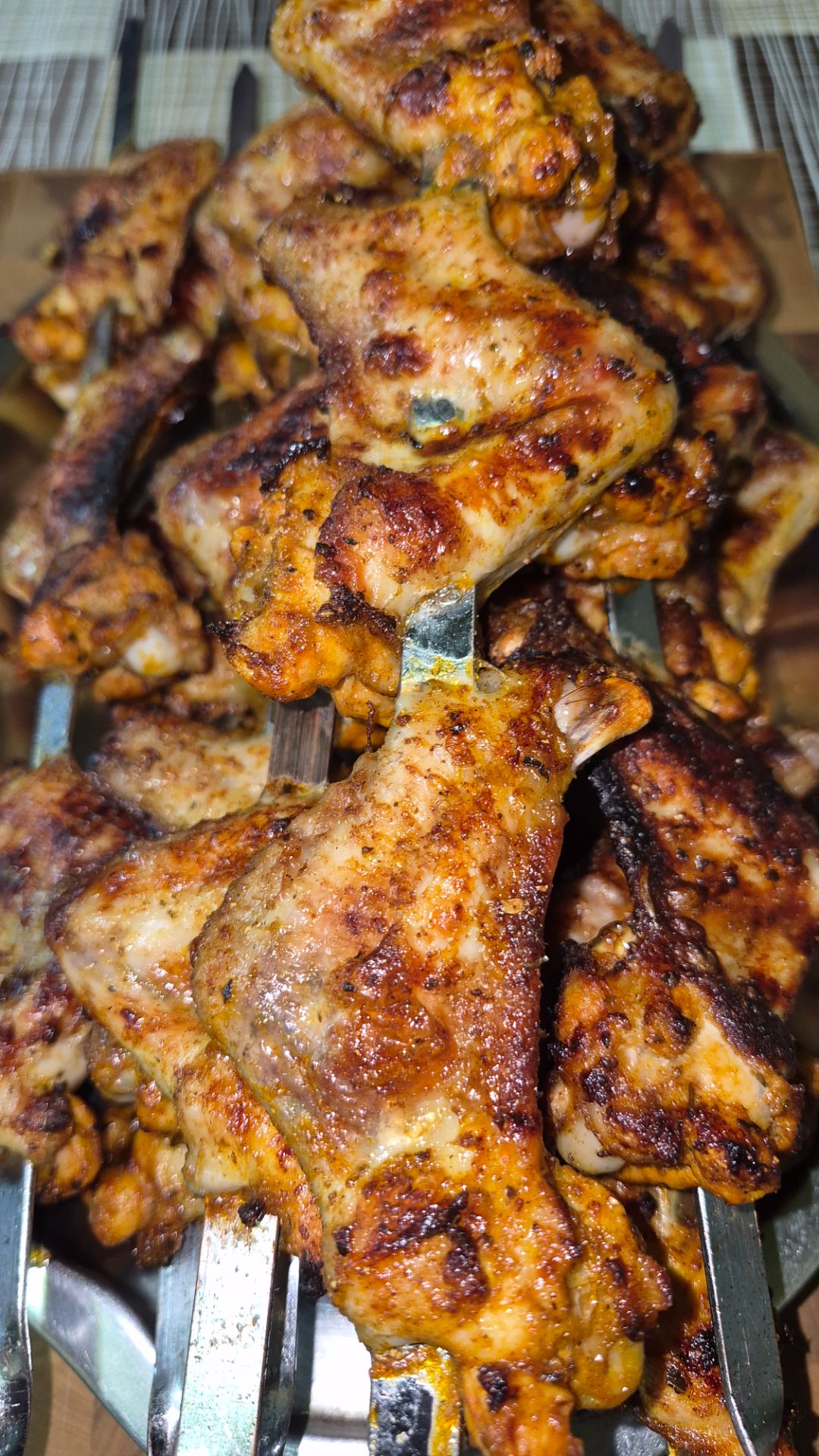 Сочный куриный шашлык.